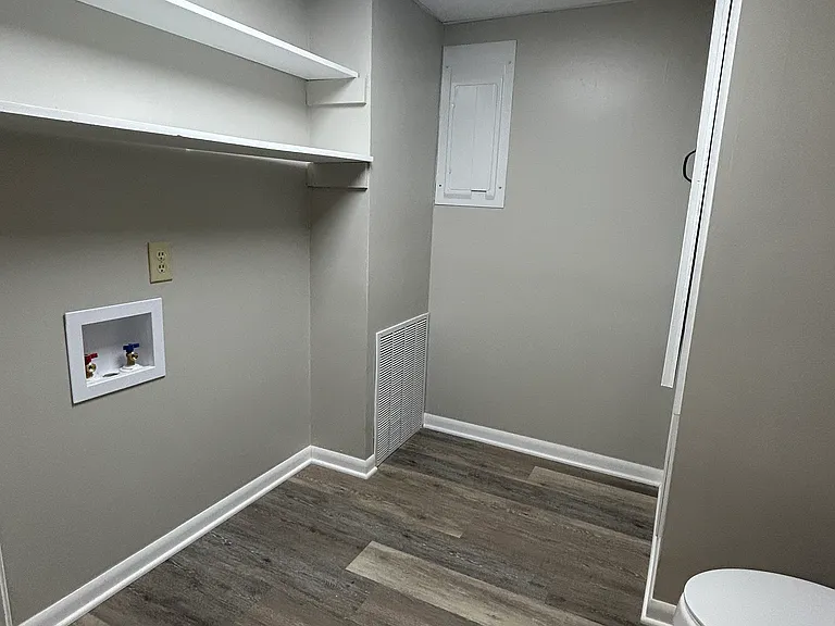 122 W North St #5 — Photo 16