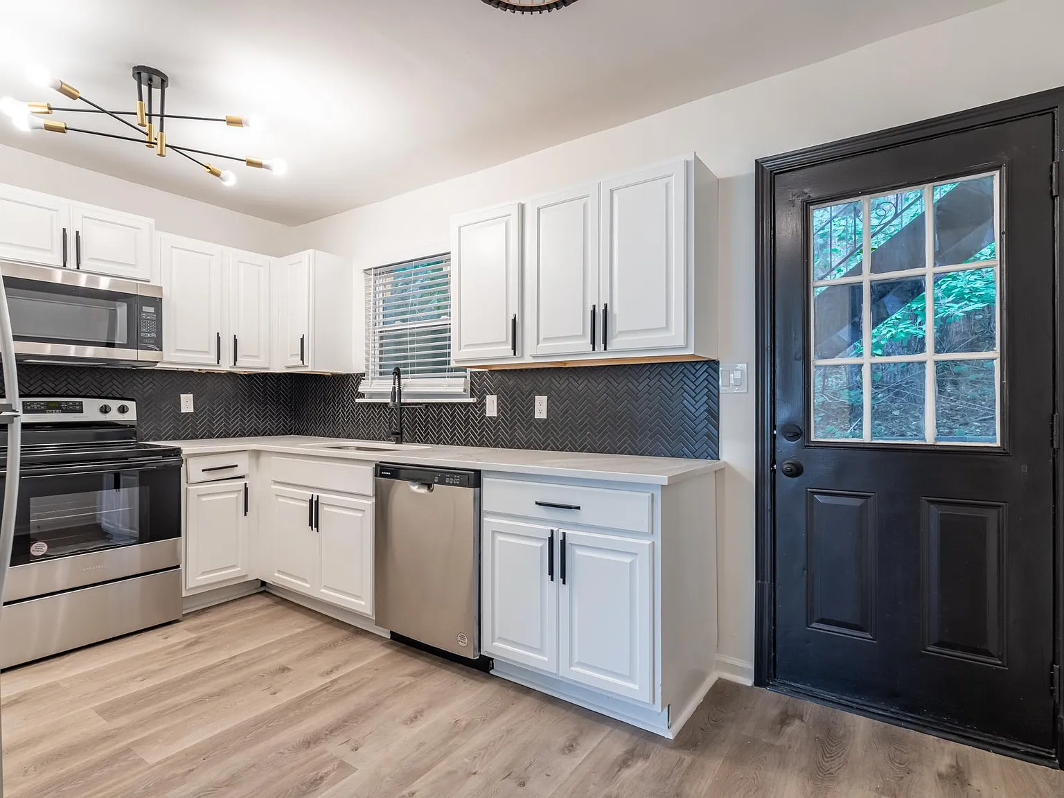 2 bed, $1,395 — Photo 3