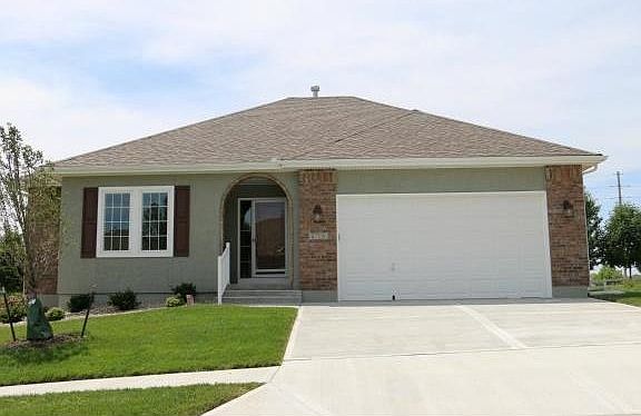 4796 SW Leafwing Drive Lee's Summit, MO 64082