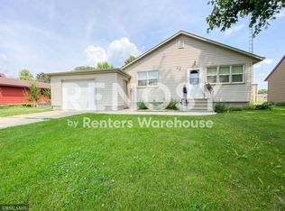 20 1st St NE, Fairfax, MN 55332