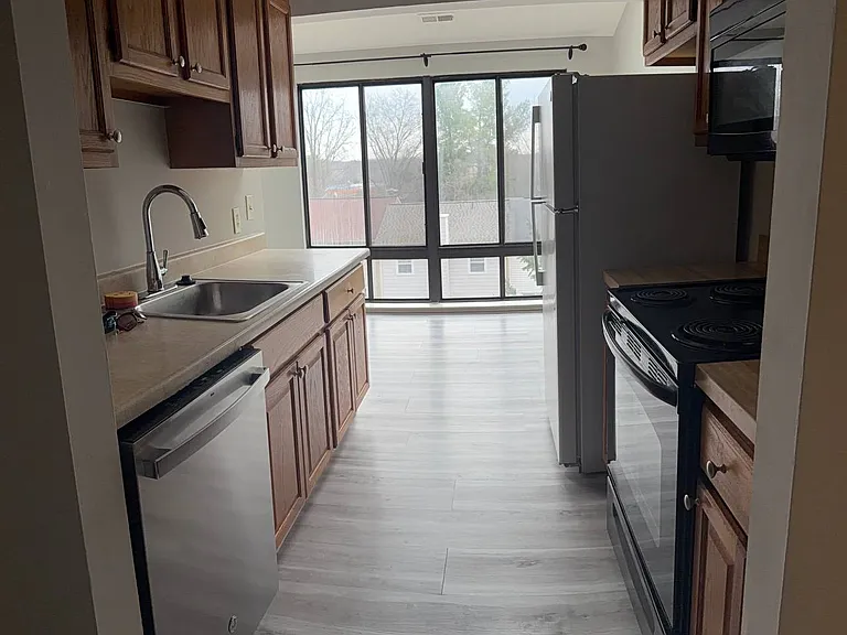 18050 Chalet Dr #303 — Photo 15