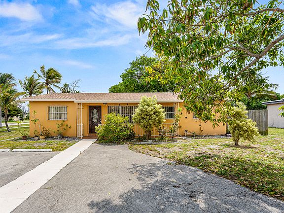 2nd image of 610 SW 10th Court