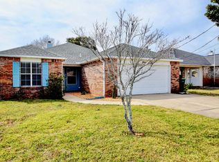 464 W Park Dr, Mary Esther, FL 32569