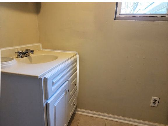 4th image of 428 Mulberry St