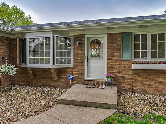2nd image of 23040 Acacia Pl