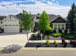 1102 N Longhorn Ave, Eagle, ID 83616