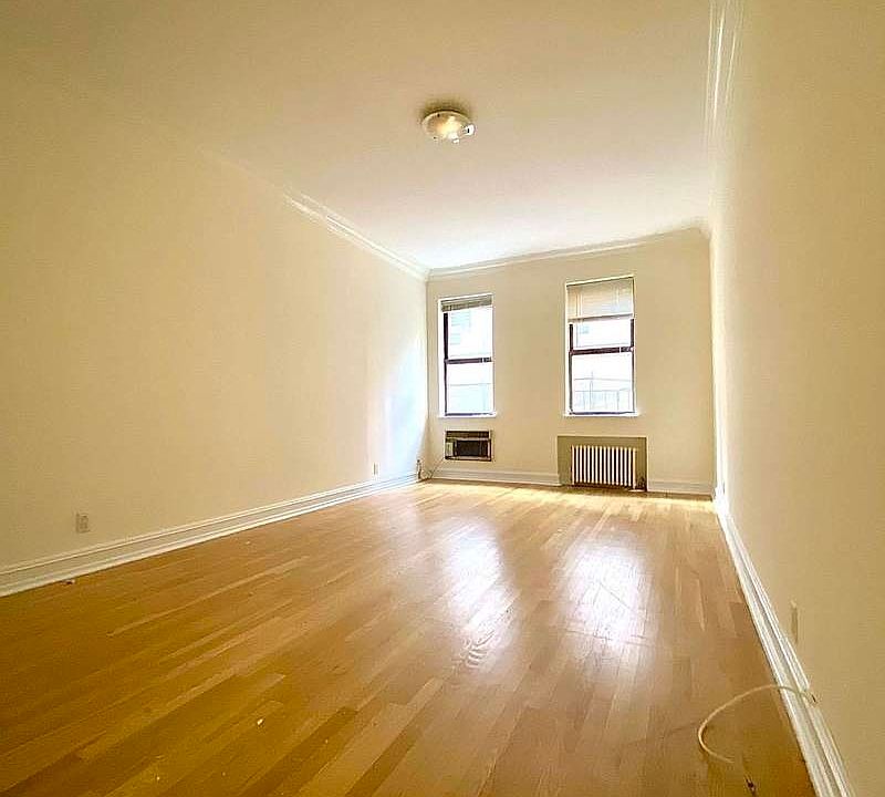 1st image of 148 W 68th St #3B1