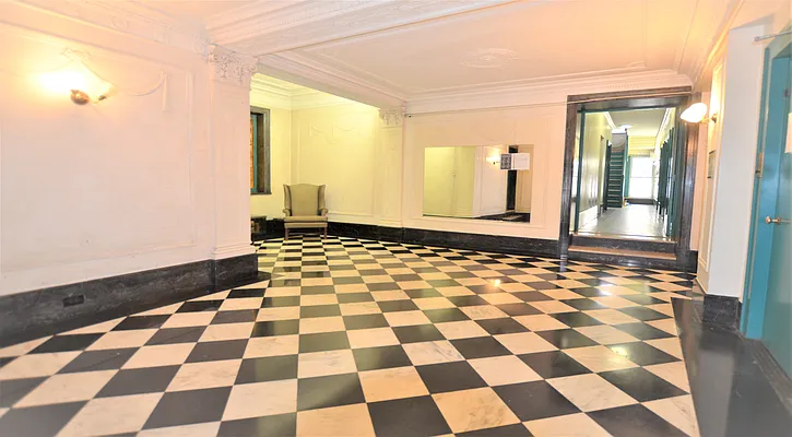 Rented by Manhattan Realty Group | media 17