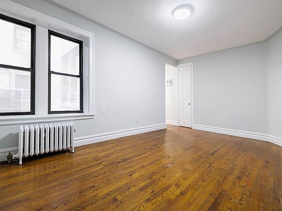 4th image of 225 W 12th St APT 1D