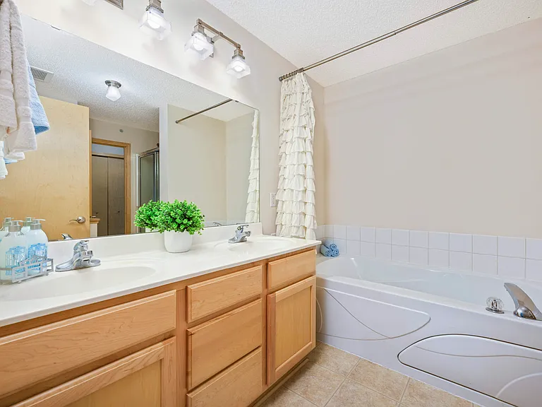 4820 Underwood Ln N #D — Photo 17