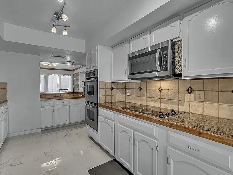 6433 Southpoint Dr — Photo 12