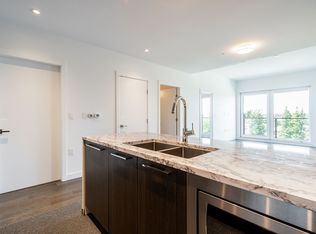 5383 Cambie St #504, Vancouver, BC V5Z 2Z9