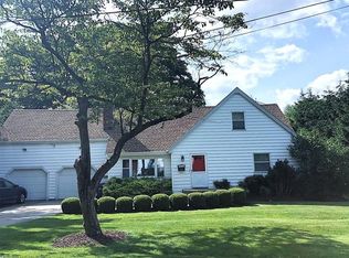 81 Canterbury Rd, White Plains, NY 10607