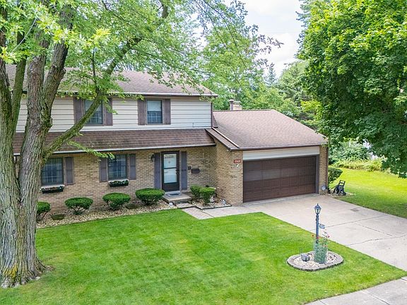5th image of 7509 N Oxford Pl