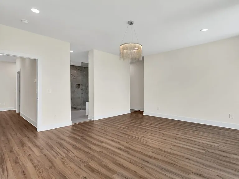 2430 Batavia St — Photo 25