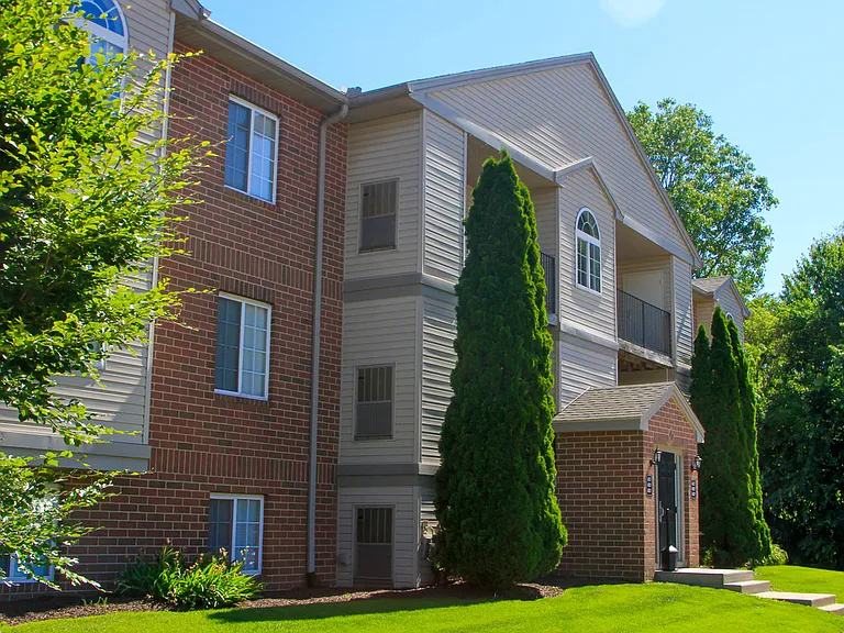 Westbrook Apartments — Photo 2