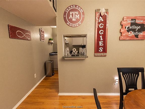 5th image of 4405 Carter Creek Pkwy APT 6