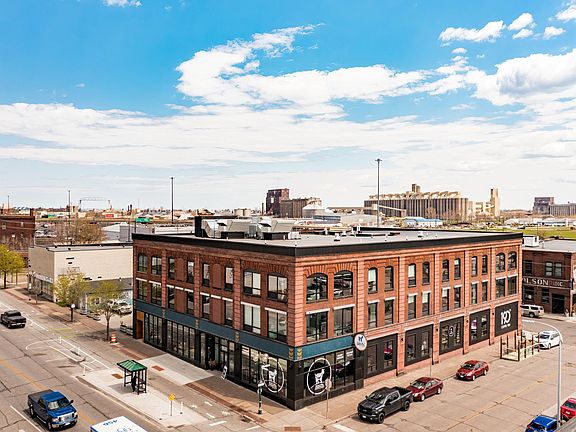 2nd image of 1832 W Superior St #210