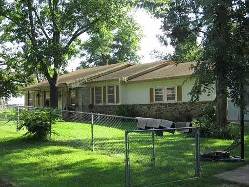 2nd image of 1012 S Luther St