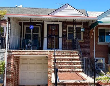 6921 65th Dr, Middle Village, NY, 11379
