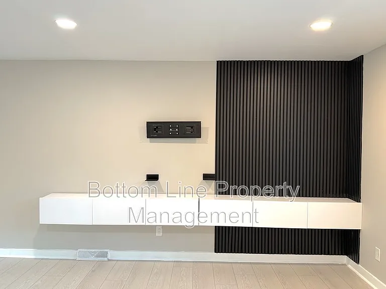 4117 Oak Forest Dr — Photo 6