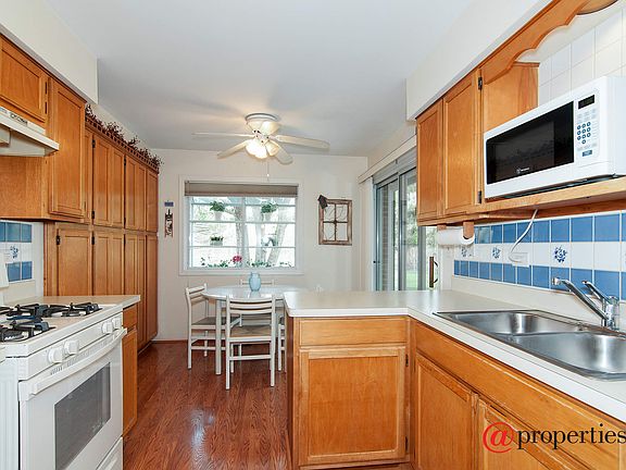 Kitchen / Breakfast Room