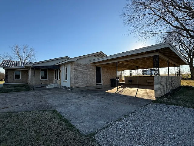 13428 FM 269 — Photo 2