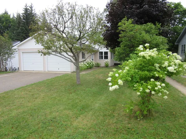 1418 Howard St, Petoskey, MI 49770
