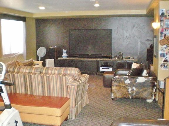 4th image of 6921 S Dover Way