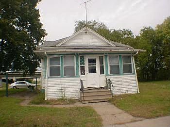 2nd image of 303 Glenwood St