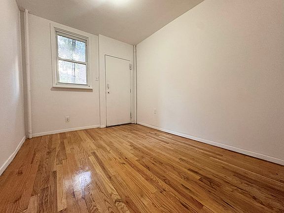 5th image of 433 Metropolitan Ave APT 1L