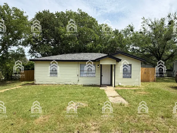 301 Gose Lee Ln, Alvord, TX 76225