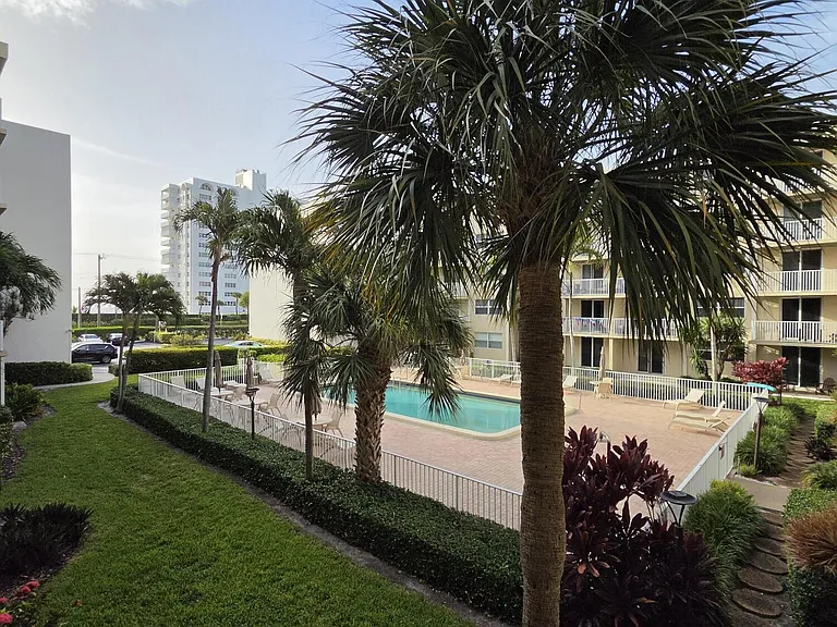 2929 S Ocean Blvd #2120 — Photo 3
