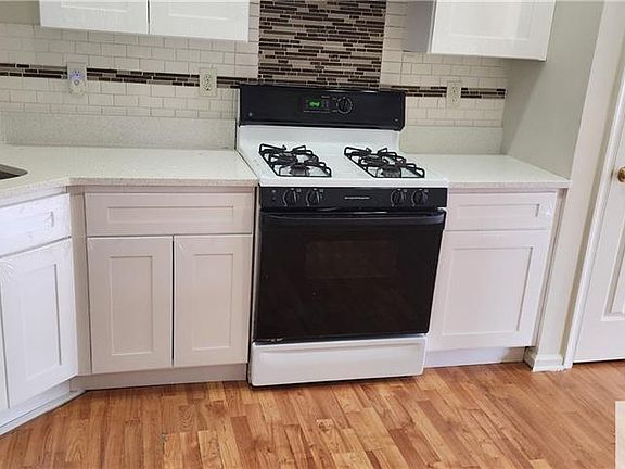 4th image of 17 Rondell Ln #190