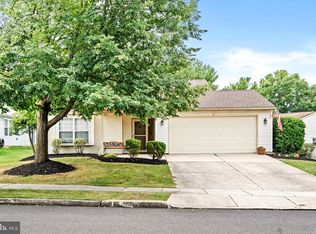 9 Carriage Hill Ln, Columbus, NJ 08022