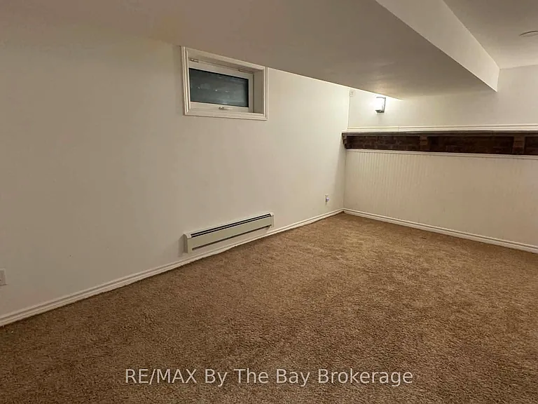 130 Letitia St #LOWER — Photo 6