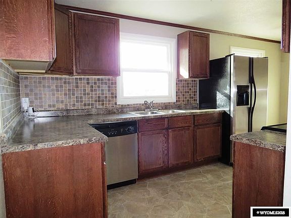 5th image of 907 E Pershing Ave