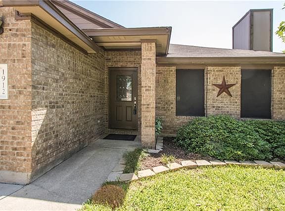 3rd image of 1912 Mir Woods Dr
