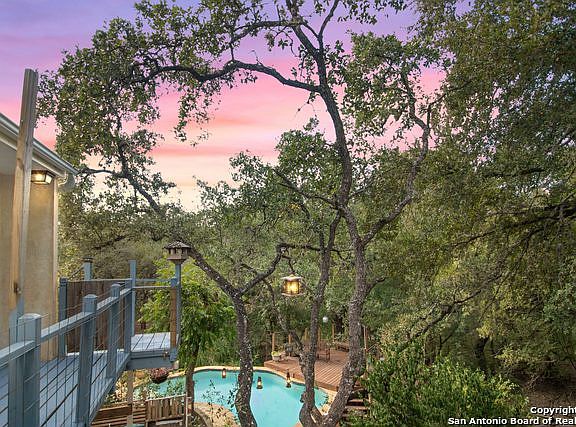 5th image of 1831 Deer Mountain St