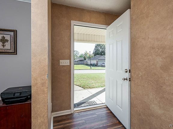 3rd image of 16275 Sand Creek Dr