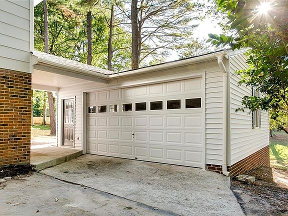 2nd image of 3520 Lochinvar Dr