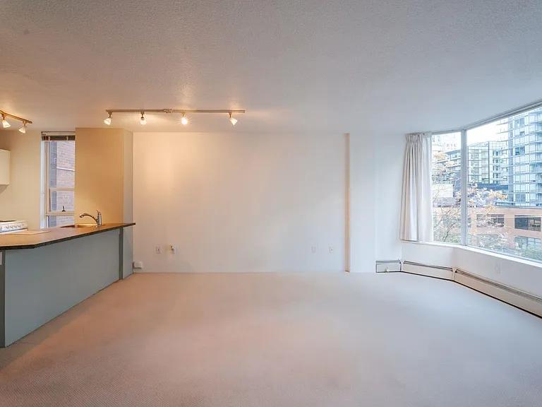 1333 Hornby St #601 — Photo 12