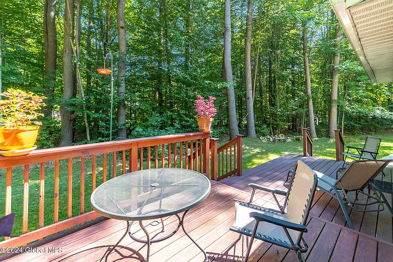 4th image of 21 Pine Robin Road