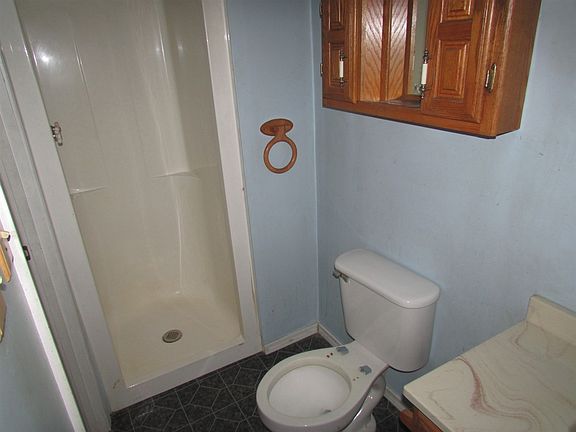 4th image of 454 Hillview Ln