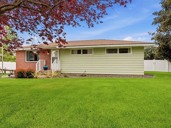 2nd image of 1115 N Balfour Ct