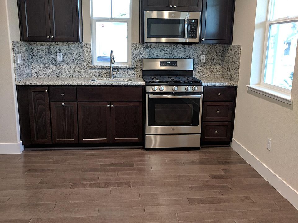 1st image of 643 W Ellsworth Ave
