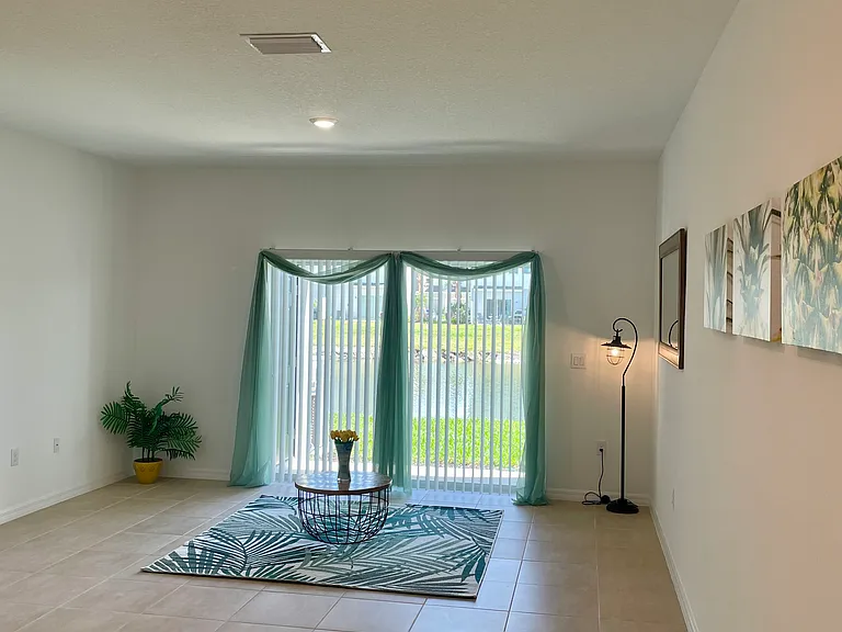 8933 Daybreak St — Photo 4