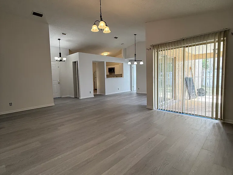 213 N Ketch Dr — Photo 4