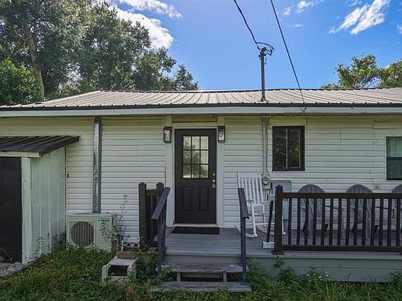 4th image of 650 9th St NE