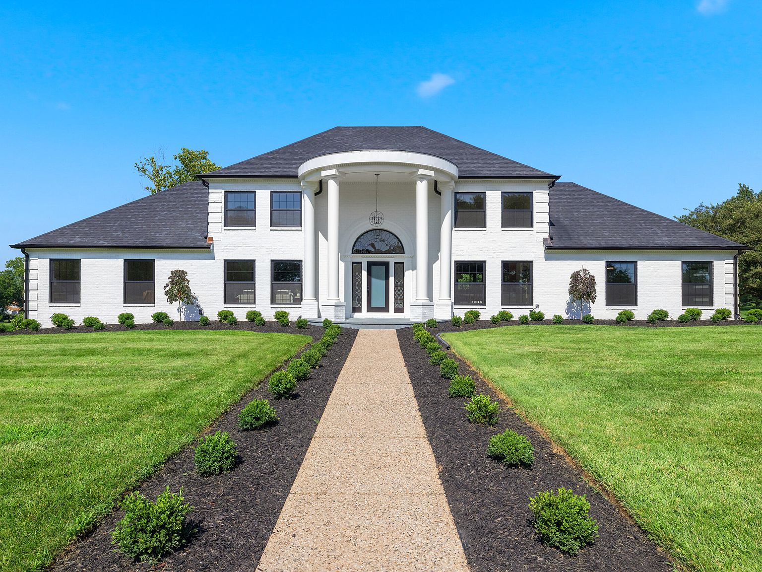 2202 Bahama Rd